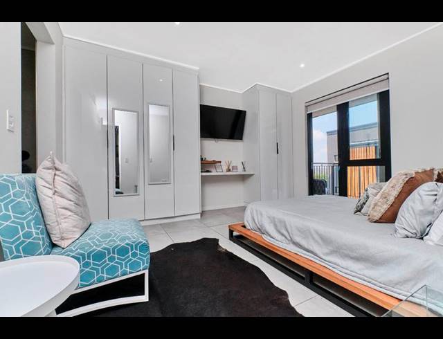 1 BEDROOM PROPERTY TO RENT IN HYDE PARK